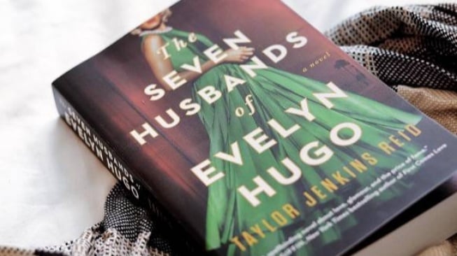 Ulasan Novel The Seven Husbands, Diangkat dari Kisah Nyata Kehidupan Banyak Artis