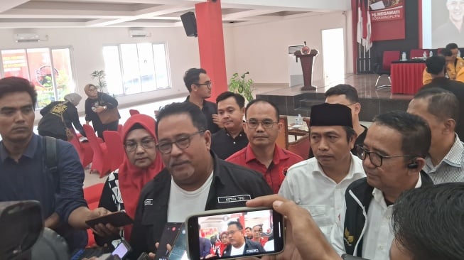 Rano Karno Buka Suara Soal Sopir Angkot Terpaksa Pasang Stiker Ganjar-Mahfud: Itu Inisiatif Relawan