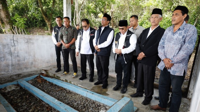 Awali Kampanye Hari Pertama, Mahfud MD Ziarah Ke Makam Ulama Di Sabang Aceh