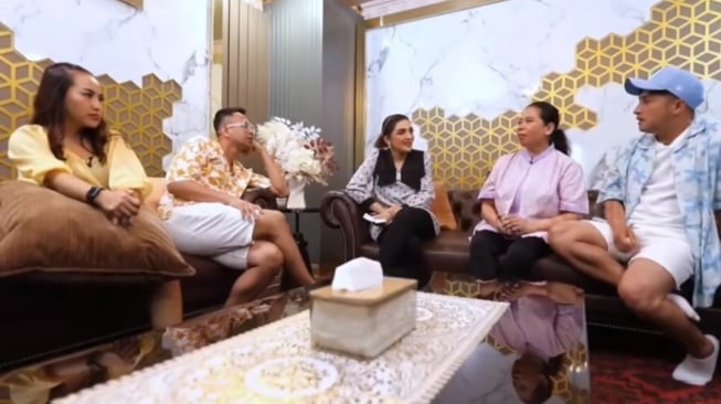 Ashanty dan Uteng di acara televisi (YouTube/TRANS7 Official)