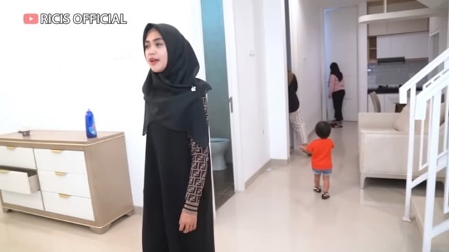 Potret Rumah Ria Ricis yang Dijual (YouTube/Ricis Official)