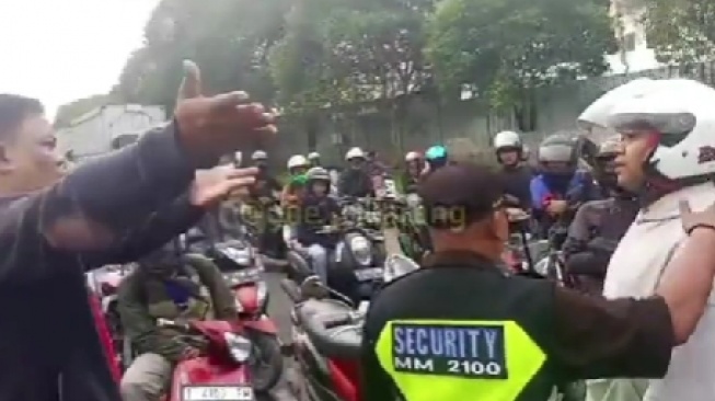 Polisi Kantongi Identitas Massa Demo Buruh Pengeroyok Sopir Truk di Cikarang