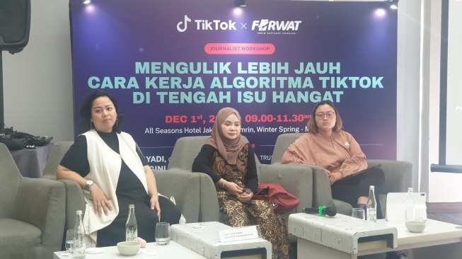 Workshop Forwat x TikTok Indonesia "Mengulik Lebih Jauh Cara Kerja Alogaritma TikTok di Tengah Isu Hangat" di Jakarta, Jumat (1/12/2023). [Indonesia/Dythia Novianty]
