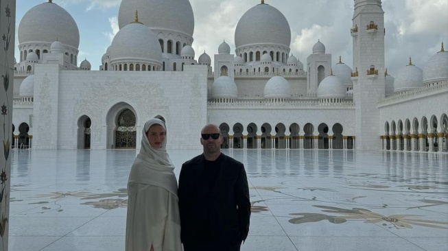 Jason Statham Kunjungi Masjid di Abu Dhabi (Instagram/@jasonstatham)