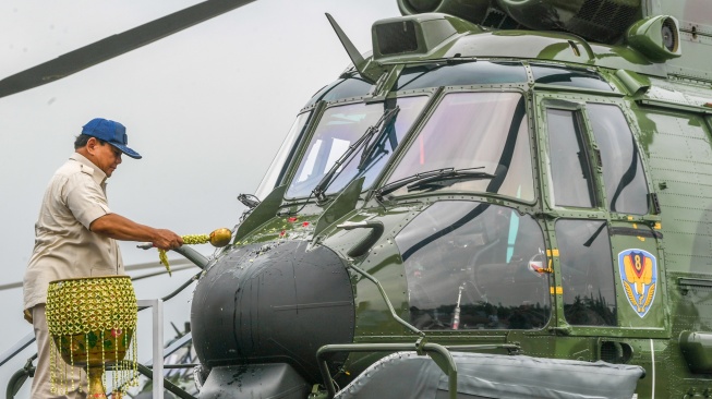 Momen Prabowo Serahkan 8 Helikopter H225M ke TNI AU