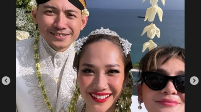 Luna Maya menghadiri pernikahan BCL dan Tiko Aryawardhana (Instagram)