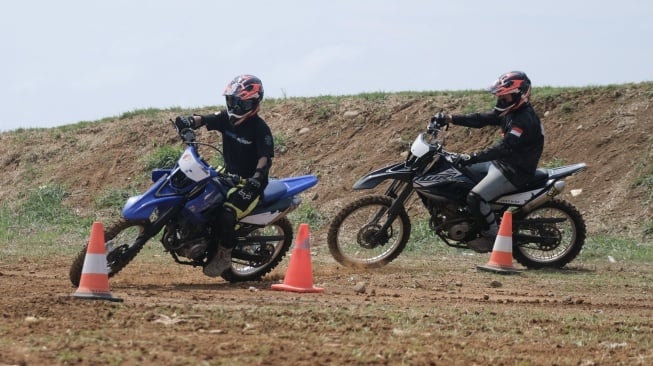 Keseruan menggunakan sirkuit off-road untuk Yamaha WR155R di acara bLU cRU riding experience [PT YIMM]