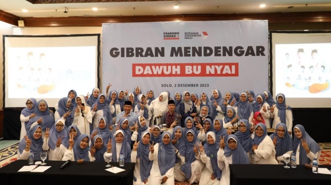 TKN Klaim 60 Ibu Nyai Ponpes dan Majelis Taklim Jawa Tengah Dukung Prabowo-Gibran