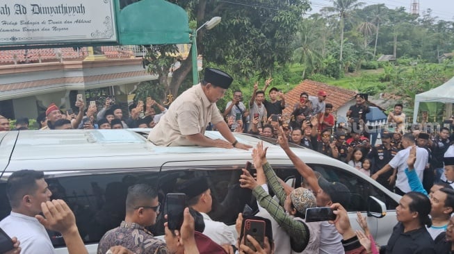 Tiba di Kediaman Abuya Muhtadi dan Abuya Murtado, Teriakan "Prabowo Gemoy" Bersahutan