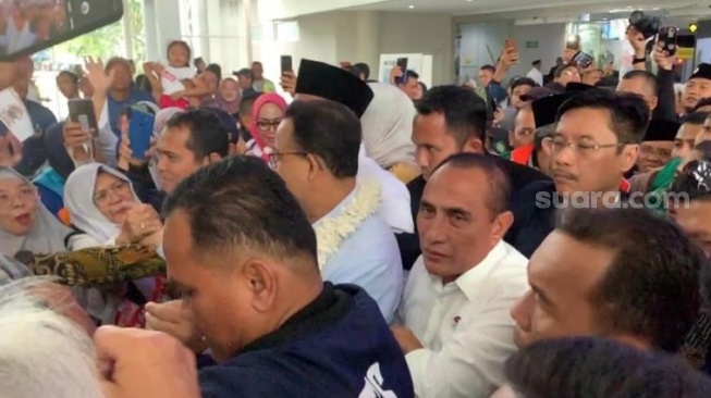 Calon Presiden (Capres) nomor urut satu, Anies Baswedan saat kampanye di Medan. (Suara.com/Rakha)