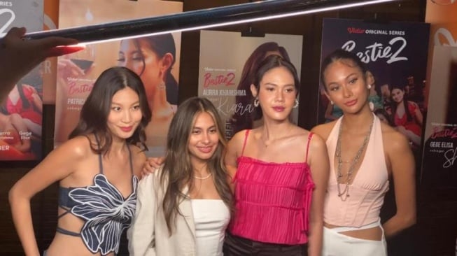 Para bintang series Bestie Seasons 2: Patricia Gouw, Valerie Thomas, Della Dartyan dan Aurra Kharisma. [Tiara Rosana/Suara.com]