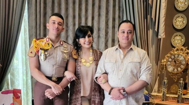 Khalifah Nasif, Maya Miranda Ambarsari, dan Andreas Reza (Instagram)