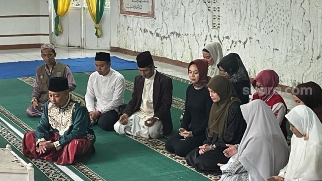 Datang Langsung ke Cianjur, Istri Ganjar Pranowo Minta Dukungan ke Ponpes Gelar Peuteuycondong