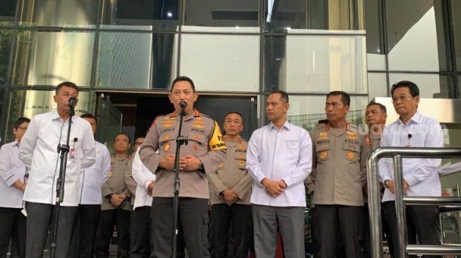 Polda Metro Jaya Tak Kunjung Tahan Firli Bahuri Meski Berstatus Tersangka, Kapolri: Ikuti Saja Prosedurnya!