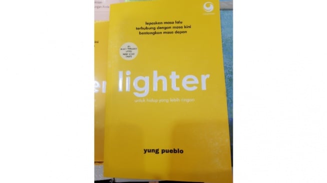 Ulasan Buku Lighter, Melupakan Masa Lalu Demi Menyongsong Masa Depan