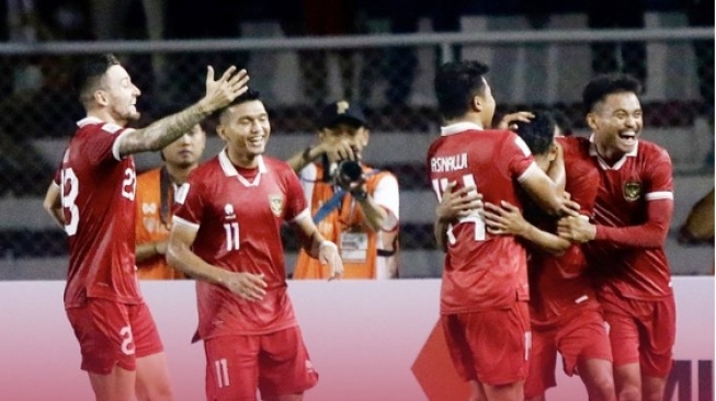 Pemain Timnas Indonesia melakukan selebrasi (X @theaseanball)