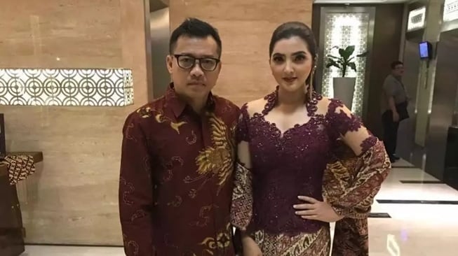 Artis Besar, Pakaian Ashanty dan Anang Hermansyah saat Kondangan ke Kampung ART Jadi Sorotan