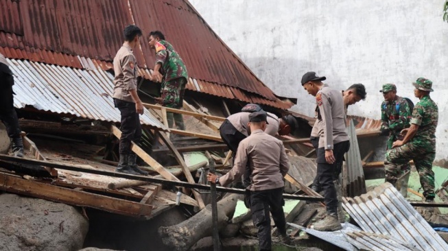 Pencarian 10 Korban Banjir Bandang Humbahas yang Masih Hilang  Terus Dilakukan