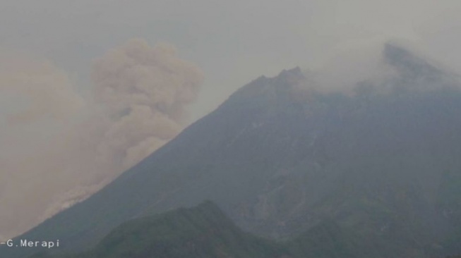 Waspada! Aktivitas Gunung Merapi Meningkat, Luncurkan Awan Panas Sebanyak Empat Kali