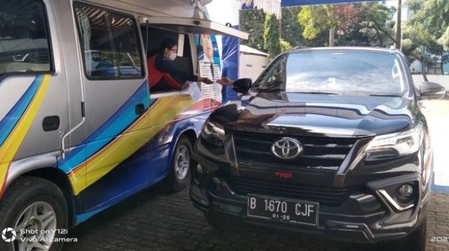 Yuk Datang ke Layanan Drive Thru Disdukcapil Kota Tangerang, Apa Saja yang Bisa Diurus?