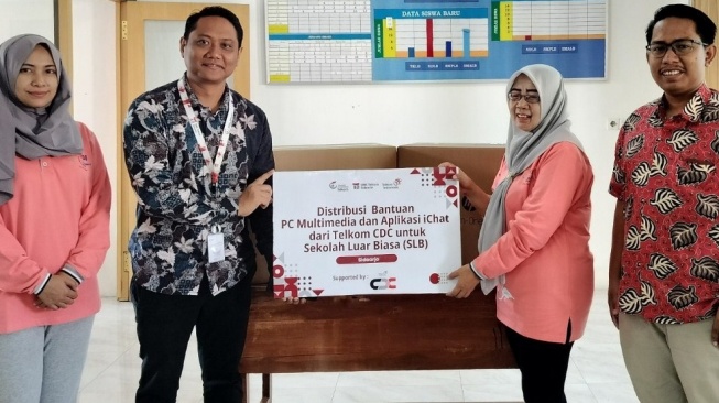 Dukung Pemerataan Pendidikan, Telkom Beri Bantuan kepada 50 SLB di Jawa, Sumatera, dan Kalimantan