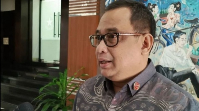 Koordinator Staf Khusus Presiden Ari Dwipayana saat menyampaikan keterangan kepada wartawan di Jakarta, Jumat (1/12/2023). (ANTARA/Rangga Pandu Asmara Jingga)