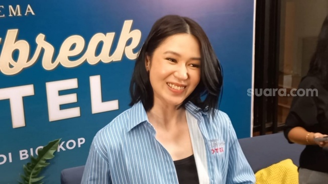 Laura Basuki saat ditemui di kawasan Pasar Minggu, Jakarta Selatan, Rabu (6/12/2023). [Suara.com/Tiara Rosana]