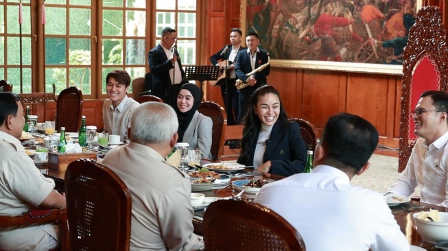 Lesti Kejora makan siang bersama Prabowo (Instagram/@rizkybillar)