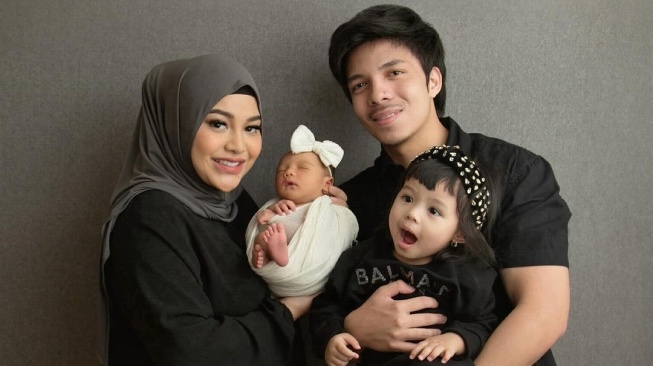 Artis Pria Jadi Ayah Dua Anak di Tahun 2023. (Instagram/attahalilintar)