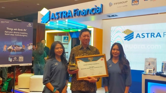 Christopher Pangestu dari Asuransi Astra Raih Penghargaan Marketeers of The Year 2023, Orientasi Selalu Customer First