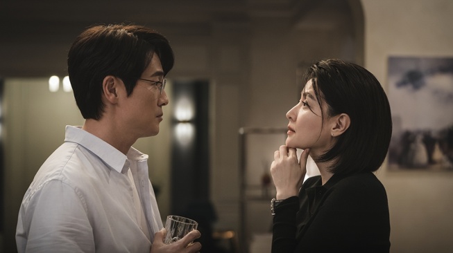 Pesona Lee Young Ae di Maestra: Strings of Truth (Instagram/@tvn_drama)