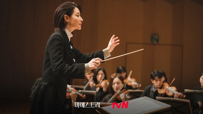 Pesona Lee Young Ae di Maestra: Strings of Truth (Instagram/@tvn_drama)