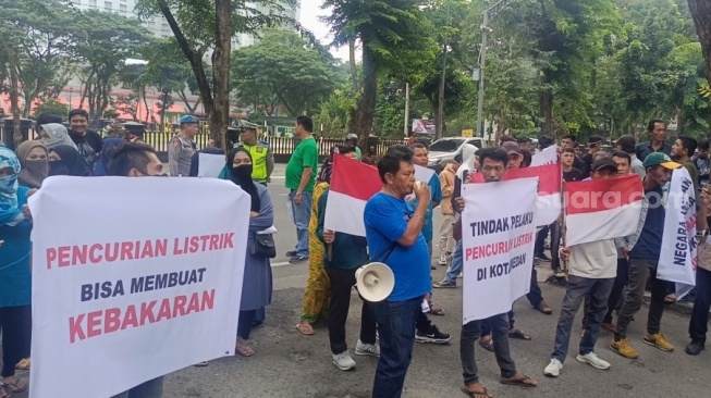 Marak Penambang Bitcoin Curi Listrik di Medan, Warga Demo DPRD dan PLN Desak Penertiban