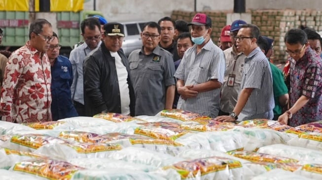 Penjabat Gubernur Sulsel Selidiki Kenaikan Harga Bahan Pokok, Ada Apa di Gudang-Gudang?