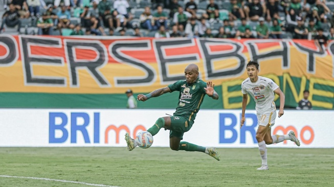 Paulo Henrique Belum Pecah Telur, Uston Nawawi Pasang Badan