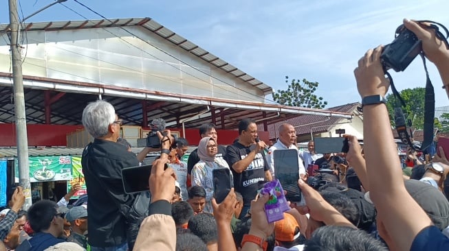 Janji Anies di Pasar Kepuh untuk Pedagang: Membesarkan yang Kecil, Tanpa Mengecilkan yang Besar