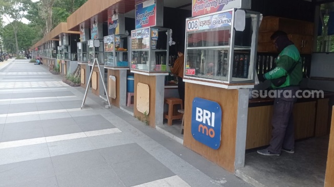 Cerita Pedagang Shelter PKL Manahan Makin Untung Berkat Program Cashless BRI