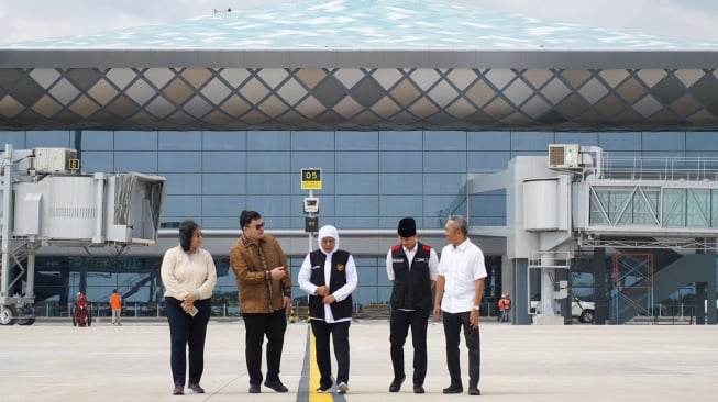 Kunjungi Bandara Dhoho, Mas Dhito Ajak Kepala Daerah Selingkar Wilis Bangun Jalan Non Tol