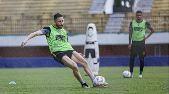 BRI Liga 1: Hadapi Persis Solo, Persebaya Targetkan Kemenangan di Kandang