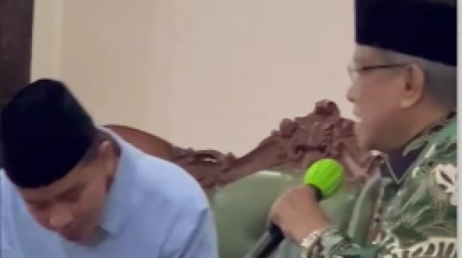 Gestur Gibran yang Ngangguk-ngangguk saat Dinasihati Said Aqil Jadi Sorotan