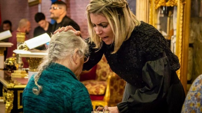 Kisah Pastur Kini Banting Setir Jadi Model di OnlyFans: Merasa Lebih Dekat Dengan Tuhan dari Sebelumnya