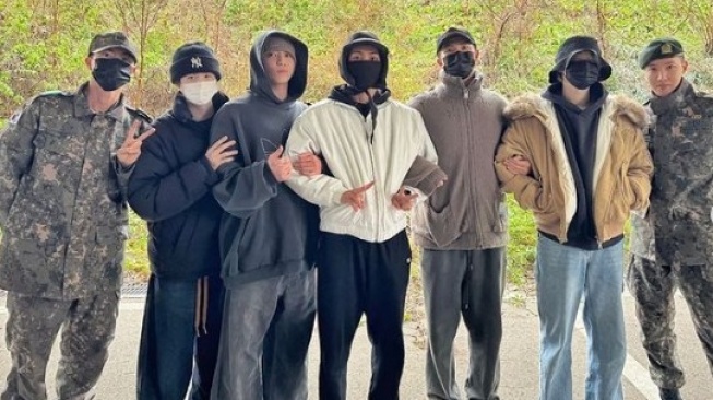 Memahami Pesan bahwa Dirimu Berharga dalam Lagu BTS 'Mikrokosmos'