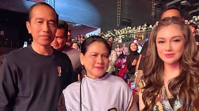 Iriana Jokowi Saingan Tas Mewah Fendi vs Chanel Celine Evangelista, Lebih Mahal Milik Siapa?