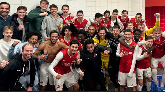 Fantastis! Berstatus Kapten, Arek Suroboyo Julian Oerip Bawa AZ Alkmaar Juara