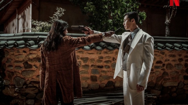 Potret Park Seo Joon di Gyeongseong Creature (Instagram/@netflixkcontent)