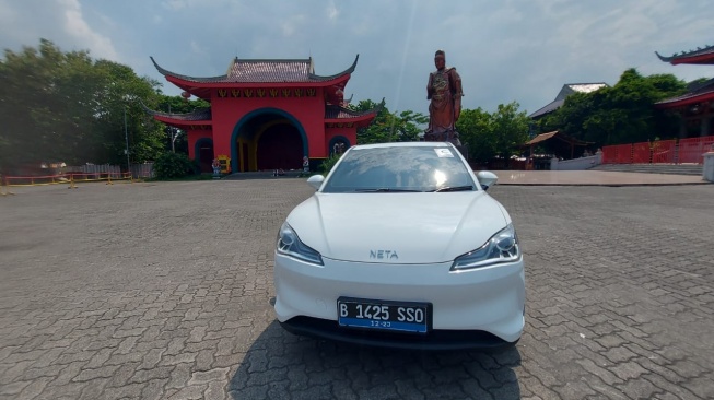 Test Drive Mobil Listrik Neta V di Semarang, Jawa Tengah. (Suara.com/Manuel Jeghesta)