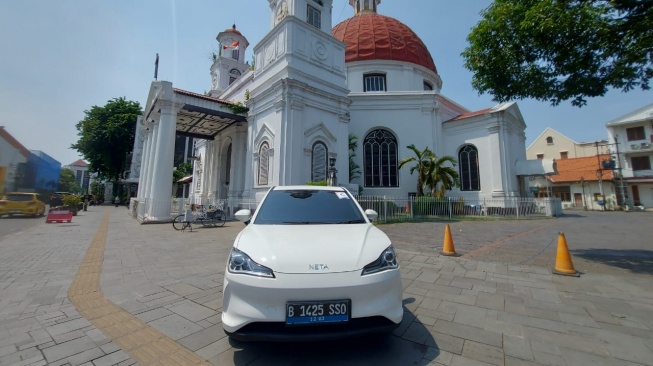 Kelebihan dan Kekurangan Bawa Mobil Listrik Neta V Rute Semarang - Jakarta