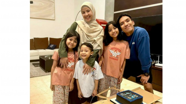 Natasha Rizky dan Desta merayakan ulang tahun Miguel, anak ketiganya