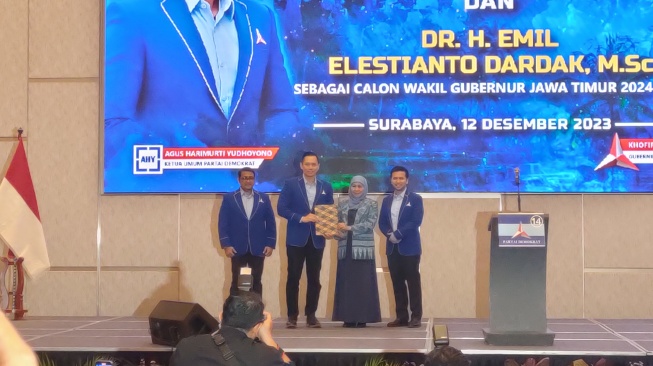 Demokrat Beri Rekomendasi Khofifah Maju Pilgub Jatim 2024, Asalkan dengan Emil Dardak