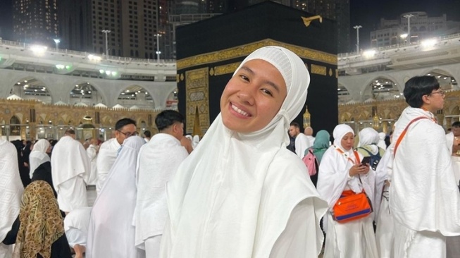 Potret Shenina Cinnamon umrah (Instagram/@shenacinnamon)